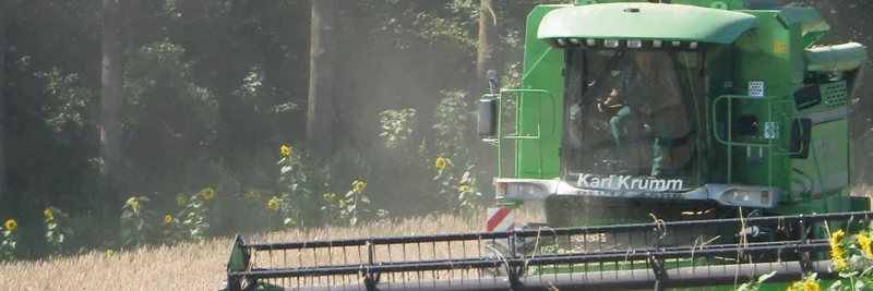 Mähdrescher auf dem Feld