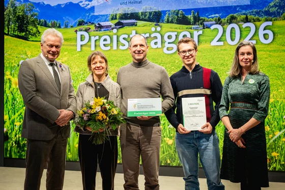Gruppenbild. Klick führt zu Großansicht, Schließen mit Esc