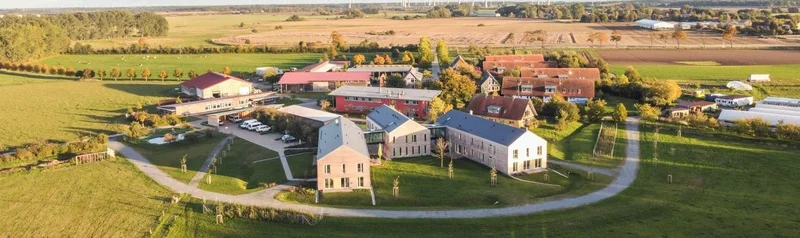 Luftbildaufnahme des Hofes