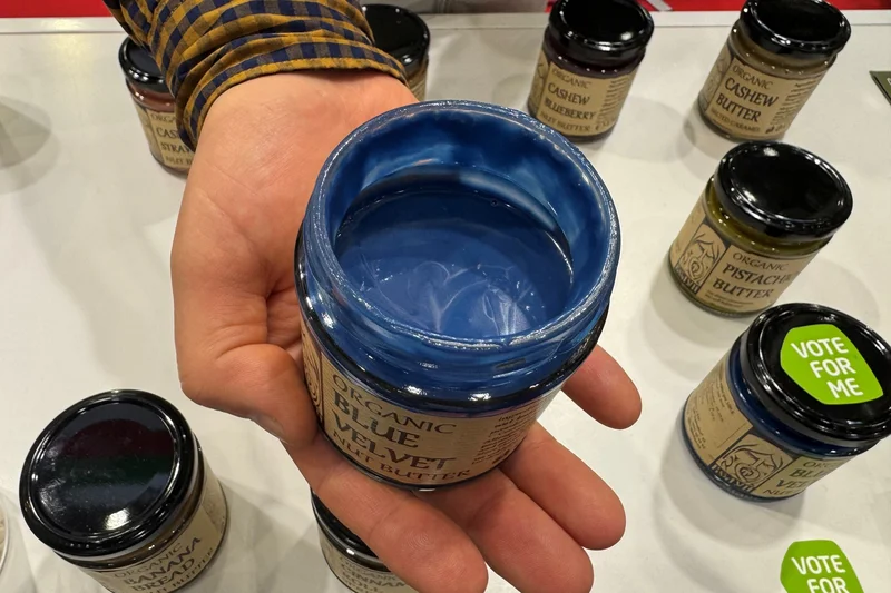 Blaue Nussbutter