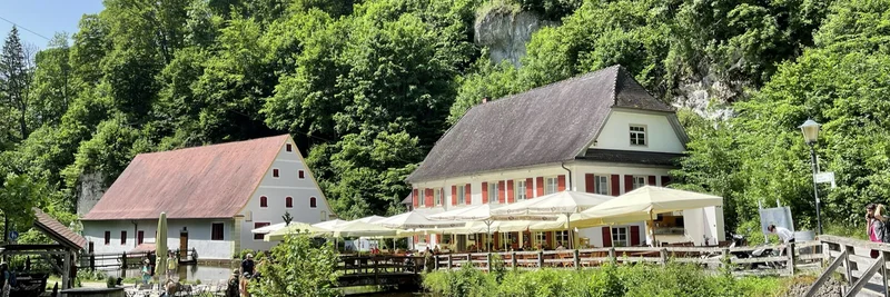 Bio-Gasthaus Friedrichshöhle an der Zwiefaltener Aach.
