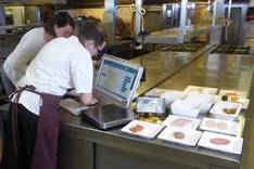 Speisereste beim Frühstücks-Buffet und Event-Catering