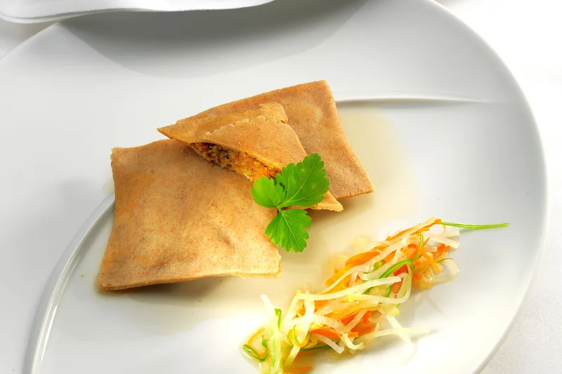 Dinkel-Maultaschen mit Gemüsestreifen