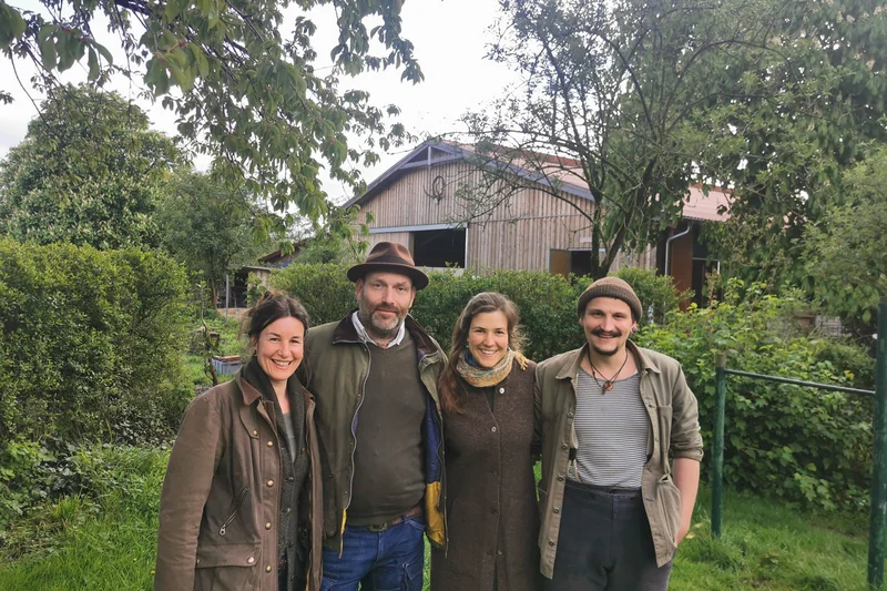Familie Hartkemeyer und Familie Funke. Klick führt zu Großabnsicht in neuem Fenster.