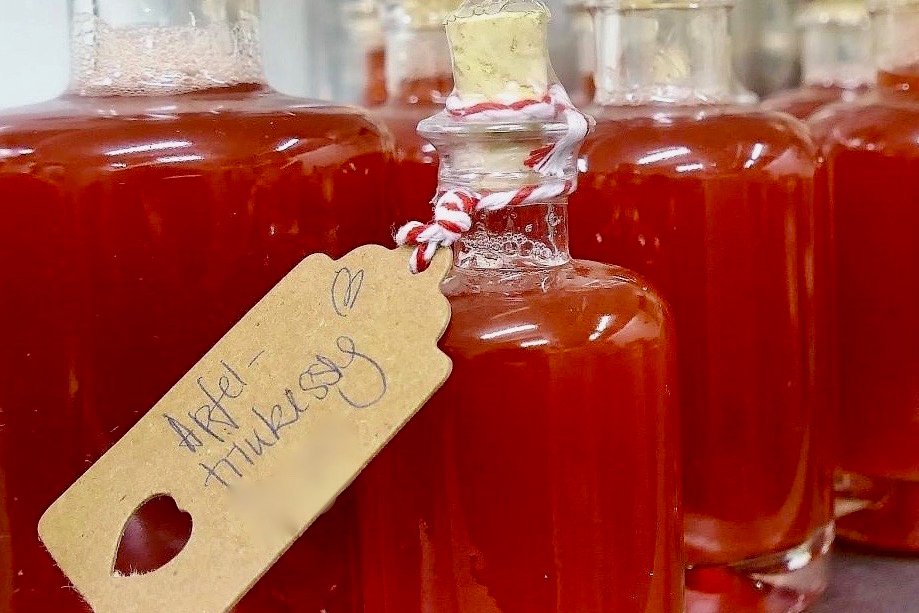 Flasche Apfel-Trinkessig