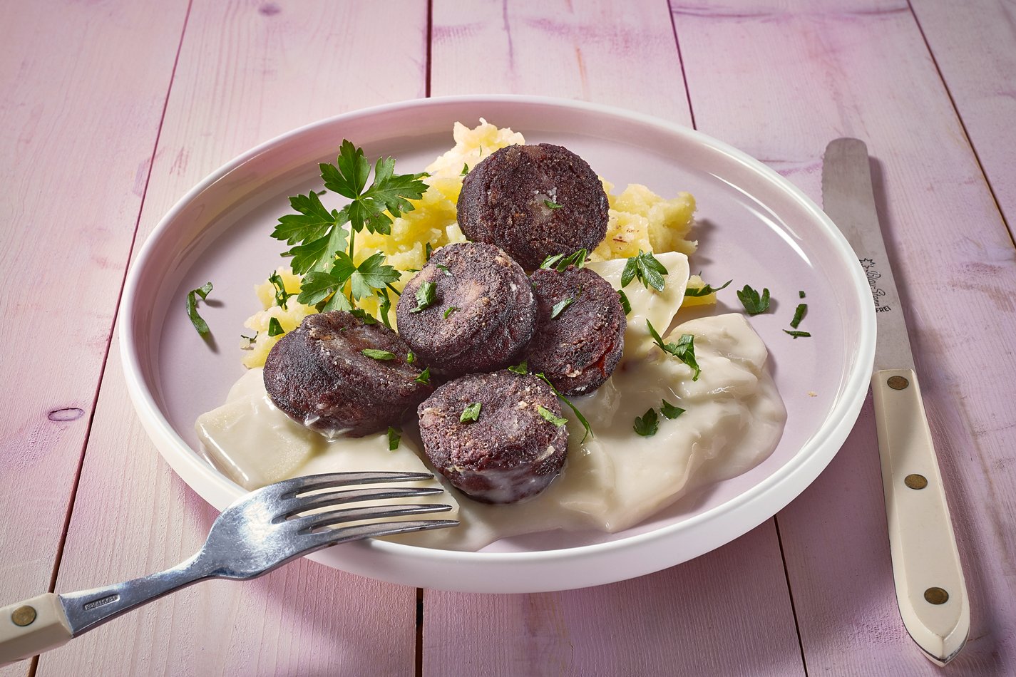 Gebackene Blutwurst auf Apfel-Meerrettich-Gemüse