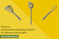 Gelber Hintergrund auf dem gezeichnete Kochutensilien wie Pfannenwender und Rührbesen zu sehen sind. Im linken unteren Rand steht "Studie zur Gemeinschaftsverpflegung in Bayern – Ihr Lieferanten-Wissen zählt! Jetzt teilnehmen! Klick führt zu Großansicht.