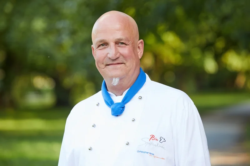 Portrait von BIOSpitzenkoch Christopher Hinze, Klick führt zu Großansicht