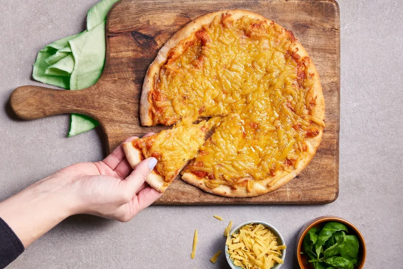 Pizza mit Käseersatz. Klick führt zu Großansicht.