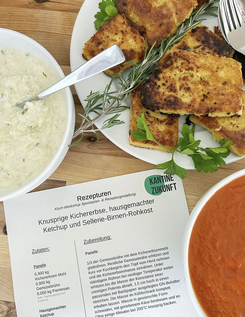 Speisenteller mit Rezeptblatt, Klick führt zu Großansicht