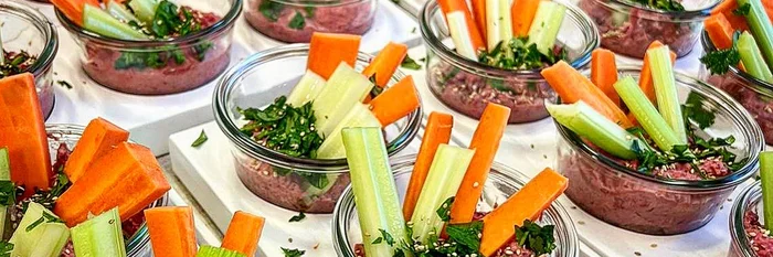 Vegetarisch-veganes Büffetangebot.