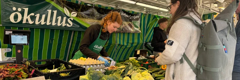 Bio-Stand auf dem Wochenmarkt Münster. Klick führt zu Großansicht in neuem Fenster.