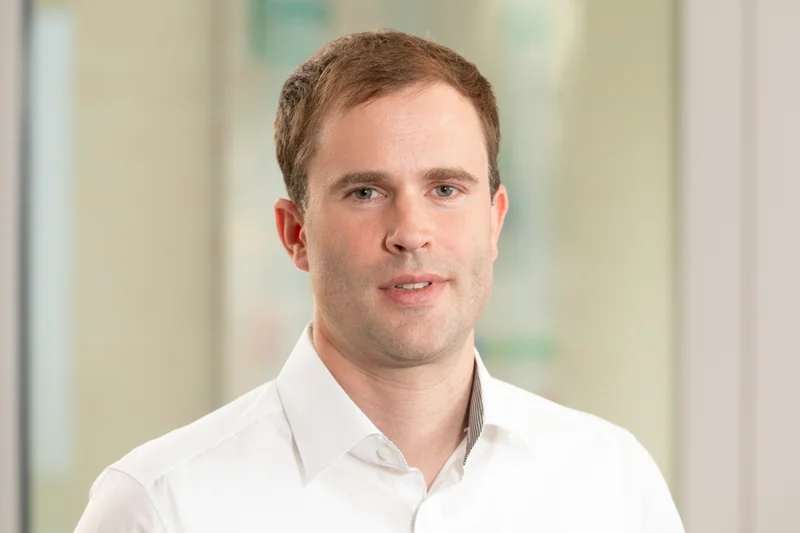 Porträt Dr. Andreas Juadjur