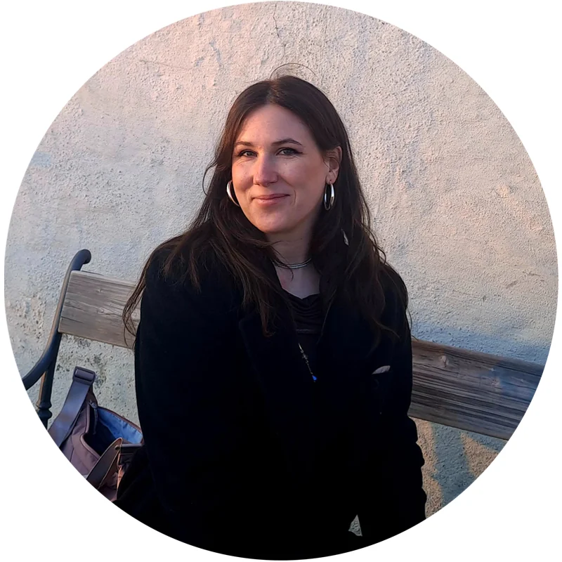 Porträtfoto Julia Lederer. 