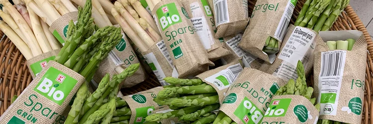 Spargel im Supermarkt. 