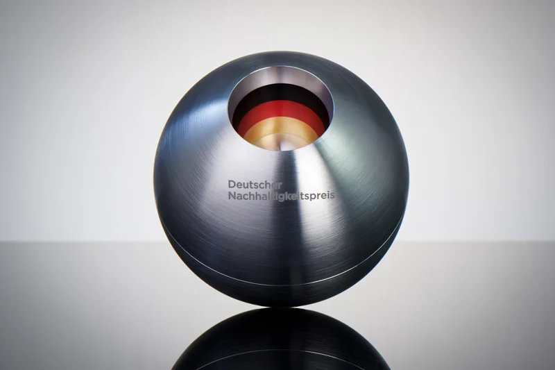 Preisstatuette Deutscher Nachhaltigkeitspreis 
