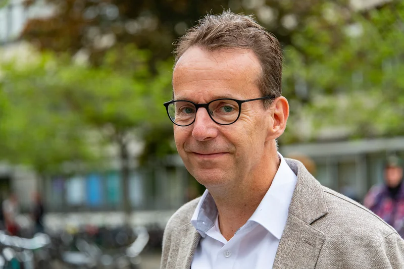 Porträt von Prof. Achim Spiller. Klick führt zu Großansicht im neuen Fenster.