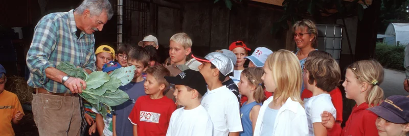 Kindergruppe auf dem Bauernhof, Foto: Dominic Menzler