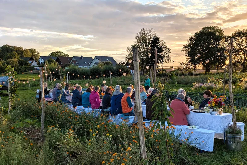 Hofteam im Garten
