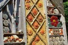 Wildbienen-Nisthilfe selber bauen
