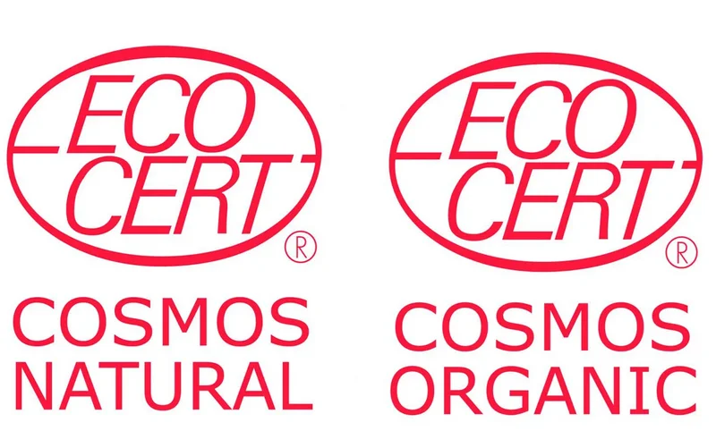 COSMOS Logos für Natur- und Biokosmetik. Klick führt zu Großansicht im neuen Fenster.