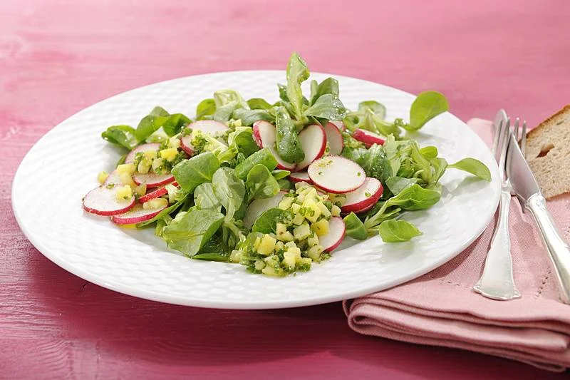 Feldsalat mit Kartoffeldressing
