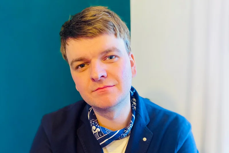 Christopher Hollmann. Klick führt zu Großansicht in einer Lightbox. Zum Schließen der Lightbox ESC drücken.