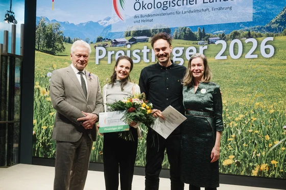 Gruppenbild. Klick führt zu Großansicht, Schließen mit Esc