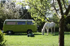Campen auf dem Bauernhof