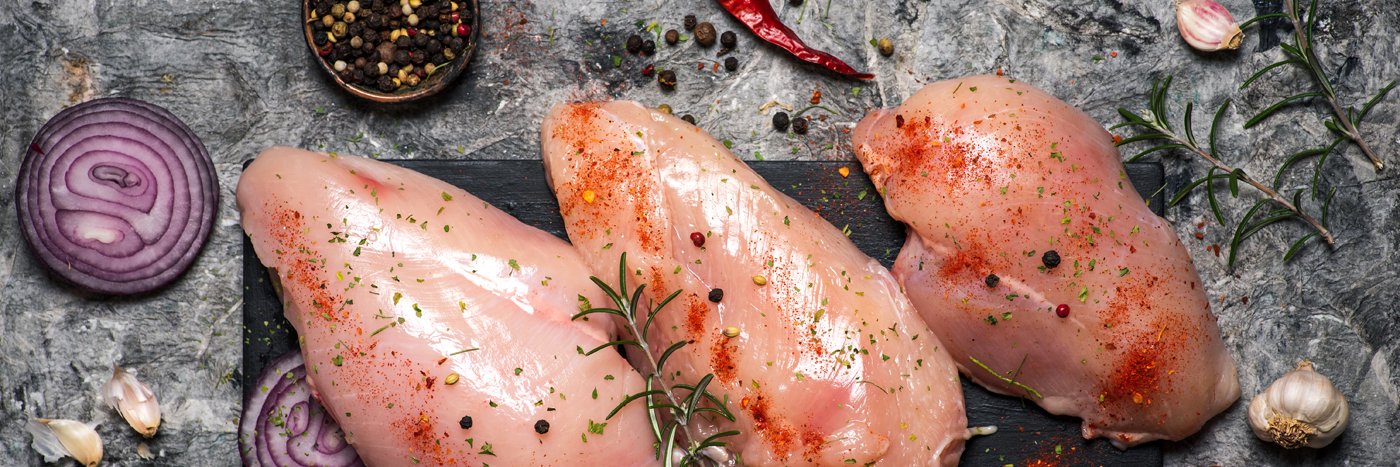 Rohes Geflügelfleisch. Quelle: GettyImages, E+, Stefan Tomic 