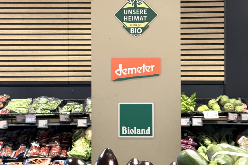 Regionales Gemüse bei Edeka. Klick führt zu Großansicht in neuem Fenster.