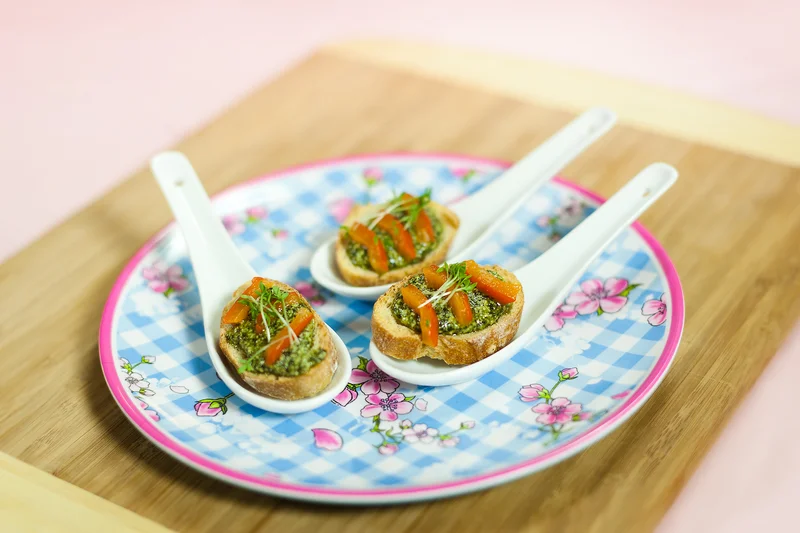drei Scheiben Bruschetta