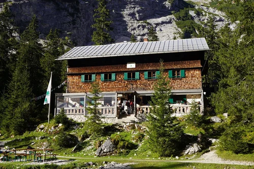 Reintalangerhütte. Klick führt zu Großansicht in einer Lightbox. Zum Schließen der Lightbox ESC drücken.