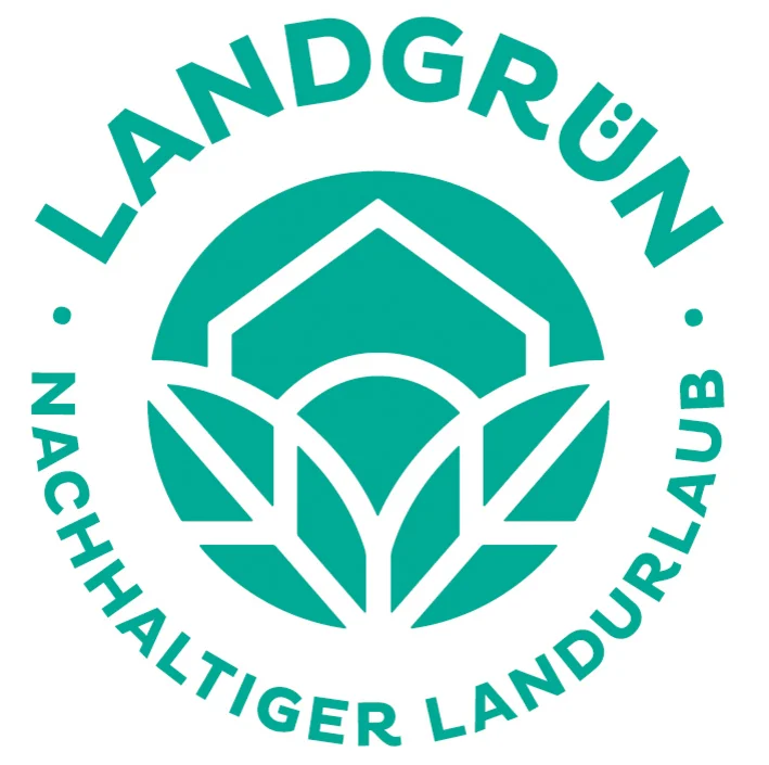 Logo Landgrün: Siegel für Nachhaltigen Landurlaub. Klick führt zu Großansicht in neuem Fenster.