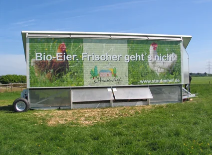 Hühnermobil, Klick führt zu Großansicht im neuen Fenster