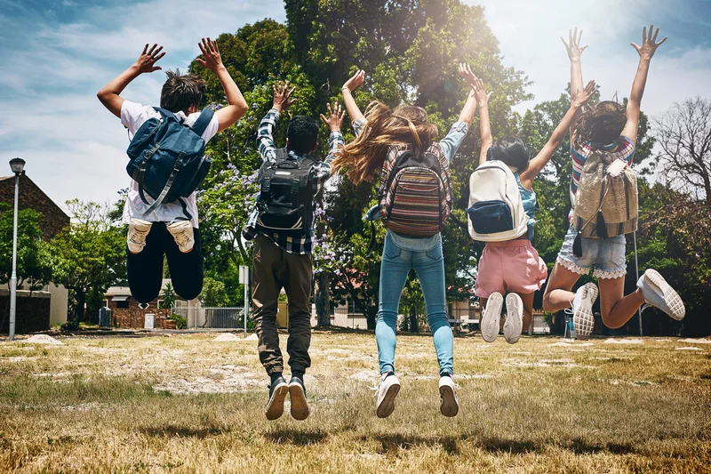 Schulkinder, Foto: PeopleImages, E+ via GettyImages