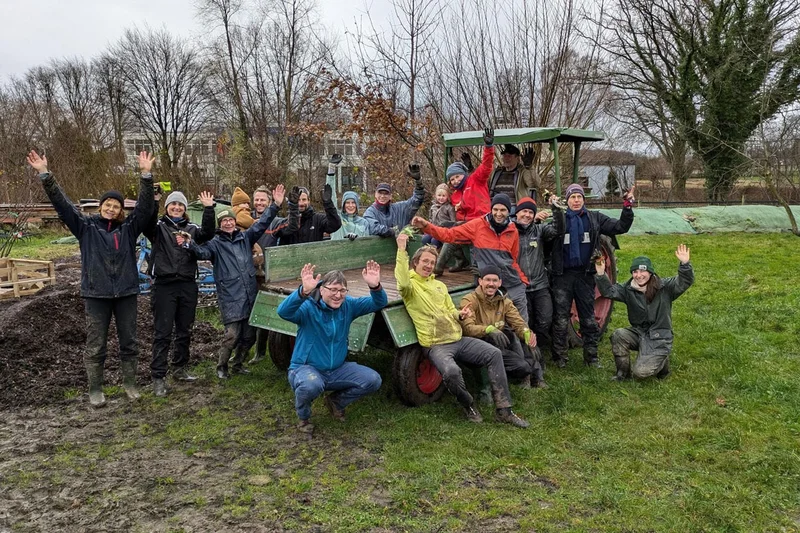 Gruppenfoto von Tree-Athlete-Aktiven an einem Pflanztag.