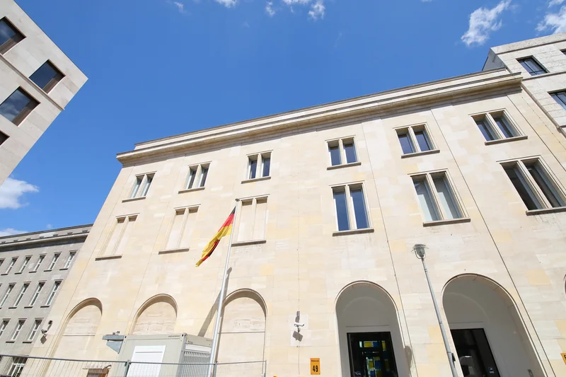 Gebäude. Quelle: tktktk / Adobe Stock. Klick führt zu Großansicht in neuem Fenster.