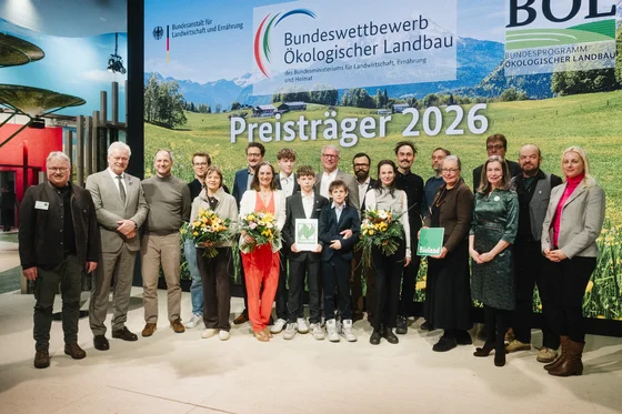 Gruppenbild. Klick führt zu Großansicht, Schließen mit Esc