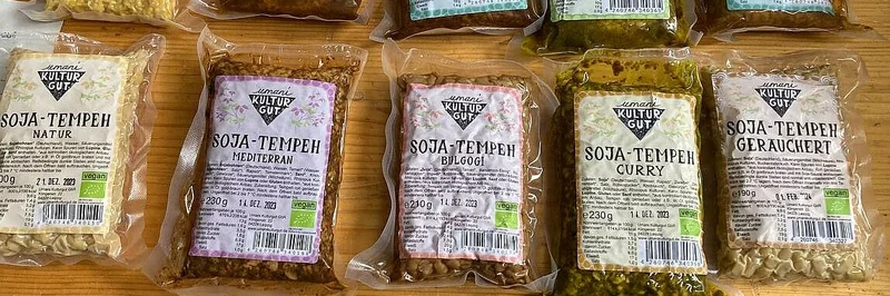 Verschiedene Tempeh-Produkte der Umani Kulturgut GbR.