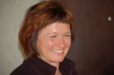 Frau Schmid. Klick führt zu Großansicht in neuem Fenster.