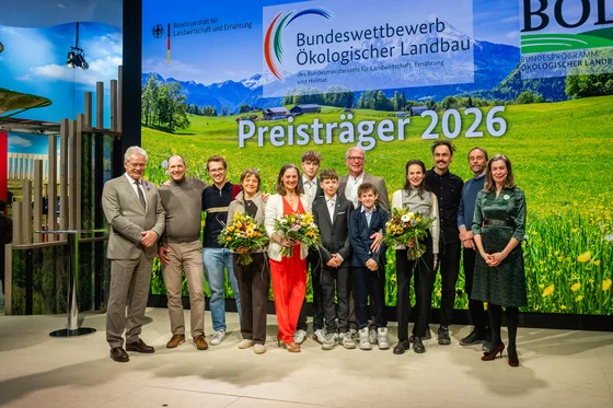 Gruppenbild. Klick führt zu Großansicht, Schließen mit Esc