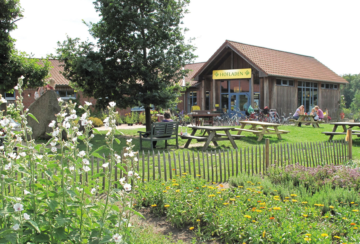 Garten mit Hofladen