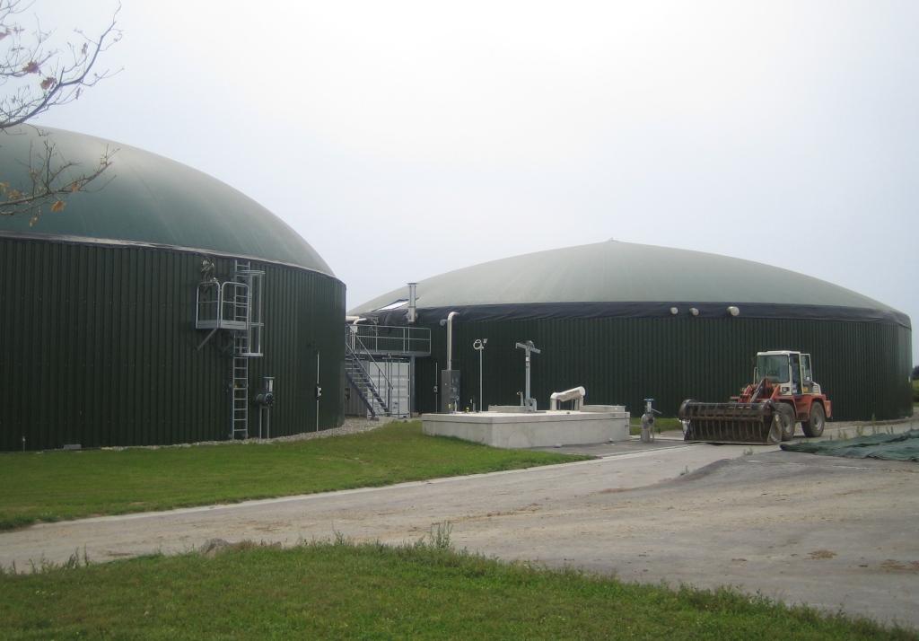 Moderne Biogasanlage. Klick führt zu Großansicht im neuen Fenster.